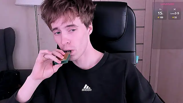 Snapshot of _tokyo_ghoul chatting on 02/08/25, 04:25 tokyo ghoul online show from 02/08/25, 04:25