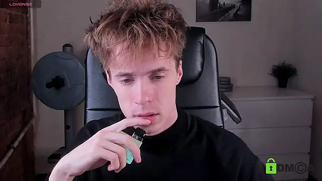 Snapshot of _tokyo_ghoul chatting on 10/10/25, 04:55 tokyo ghoul online show from 10/10/25, 04:55