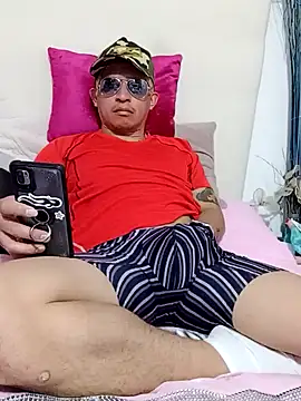 Snapshot of Chdgr chatting on 02/04/25, 02:21 Chdgr online show from 02/04/25, 02:21