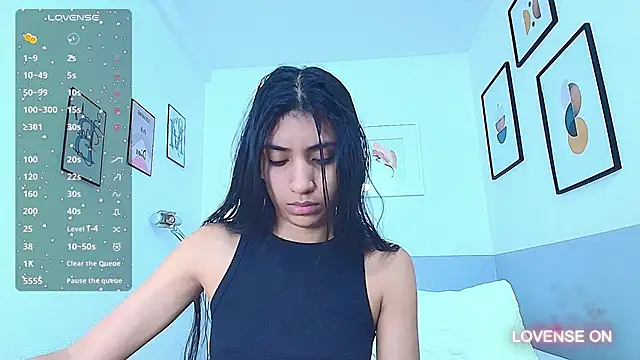 littlee emilyy  online show from 12/18/24, 12:29