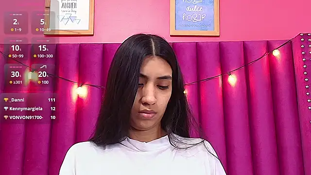 littlee emilyy  online show from 02/06/25, 03:06