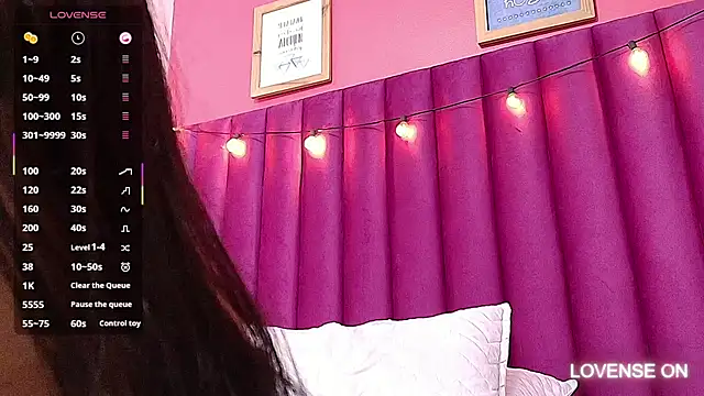 littlee emilyy  online show from 02/12/25, 06:08