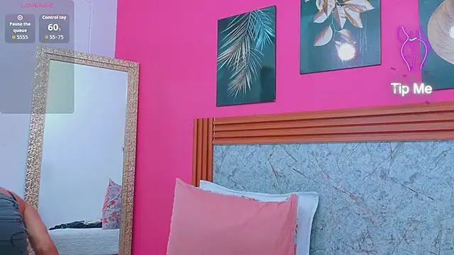 littlee emilyy  online show from 04/06/26, 12:39