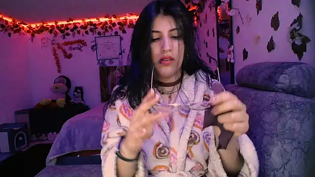 Snapshot of azahar__ziiz chatting on 01/17/25, 08:45 azahar ziiz online show from 01/17/25, 08:45