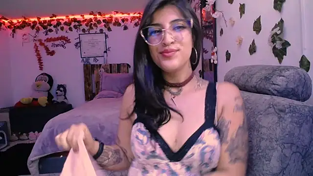 Snapshot of azahar__ziiz chatting on 01/17/25, 11:49 azahar ziiz online show from 01/17/25, 11:49