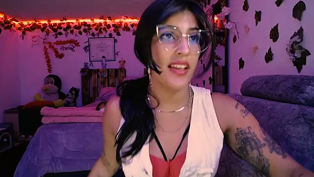 Snapshot of azahar__ziiz chatting on 02/07/25, 03:01 azahar ziiz online show from 02/07/25, 03:01