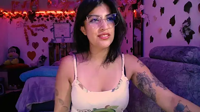 Snapshot of azahar__ziiz chatting on 02/11/25, 11:10 azahar ziiz online show from 02/11/25, 11:10