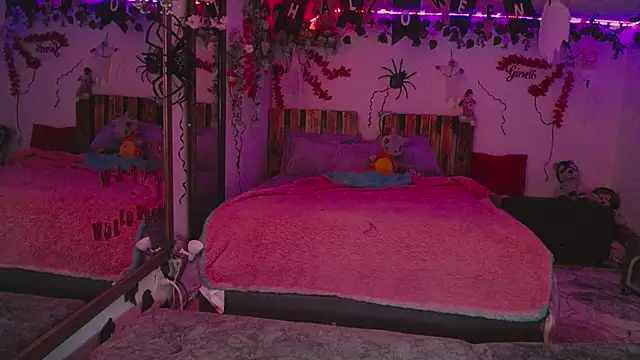 Snapshot of azahar__ziiz chatting on 10/19/25, 02:12 azahar ziiz online show from 10/19/25, 02:12