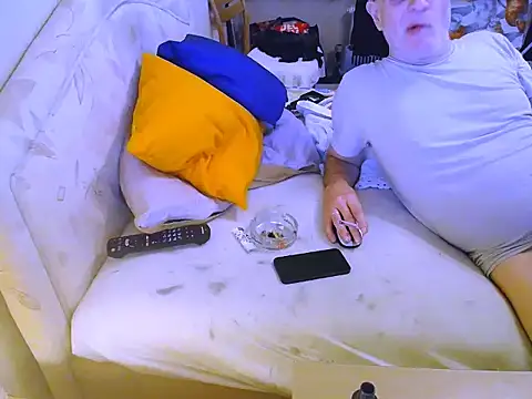 Snapshot of HornyRalfi55 chatting on 02/03/25, 12:47 HornyRalfi55 online show from 02/03/25, 12:47