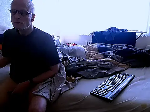 Snapshot of HornyRalfi55 chatting on 02/15/25, 10:22 HornyRalfi55 online show from 02/15/25, 10:22