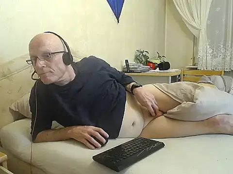 Snapshot of HornyRalfi55 chatting on 02/11/26, 05:07 HornyRalfi55 online show from 02/11/26, 05:07