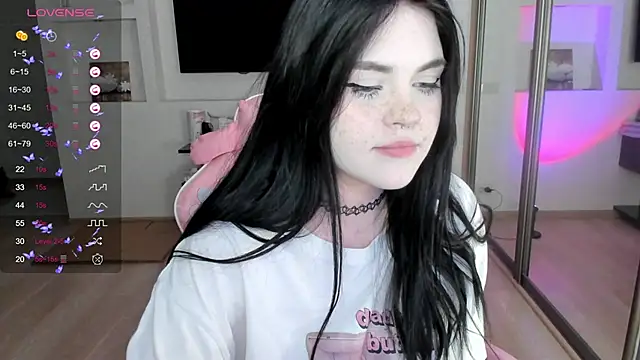 Snapshot of SelenaCute chatting on 12/15/24, 05:02 SelenaCute online show from 12/15/24, 05:02