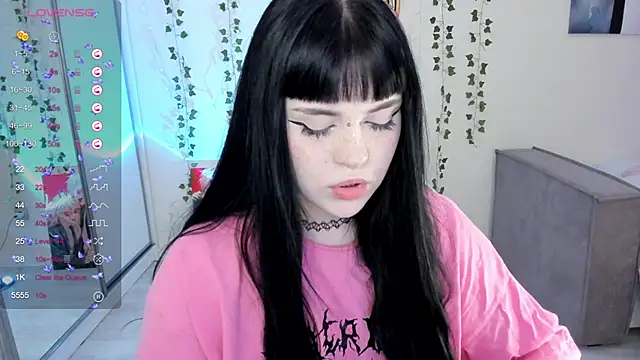 Snapshot of SelenaCute chatting on 03/08/25, 05:07 SelenaCute online show from 03/08/25, 05:07