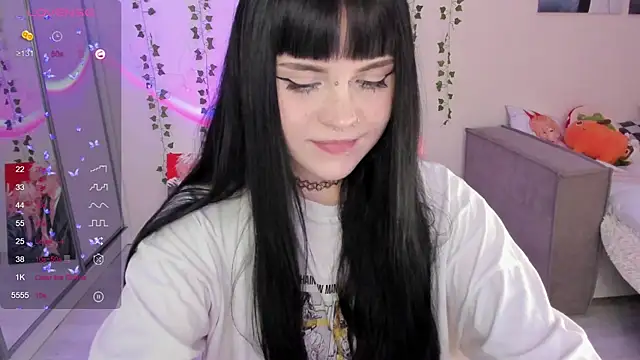 Snapshot of SelenaCute chatting on 03/12/25, 07:13 SelenaCute online show from 03/12/25, 07:13