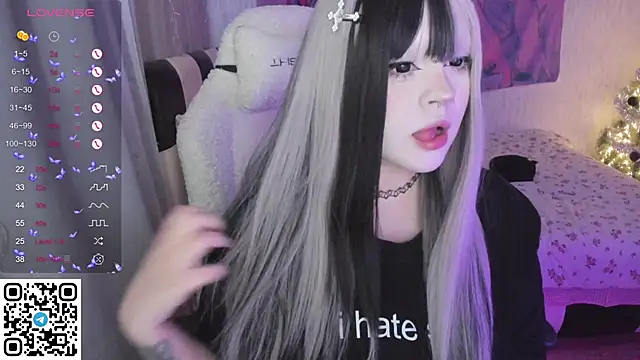 SelenaCute online show from 01/15/26, 07:35