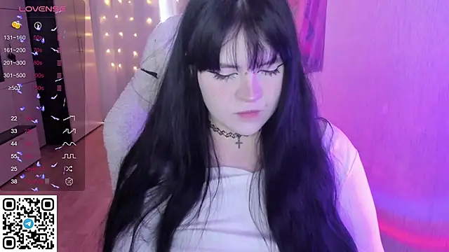 SelenaCute online show from 03/04/26, 11:16