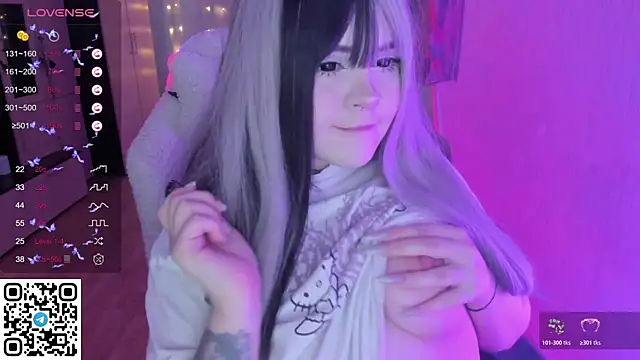 SelenaCute online show from 04/11/26, 04:39