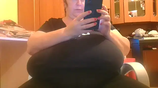 Snapshot of Nataliesbestjuggs chatting on 09/20/25, 06:09 Nataliesbestjuggs online show from 09/20/25, 06:09