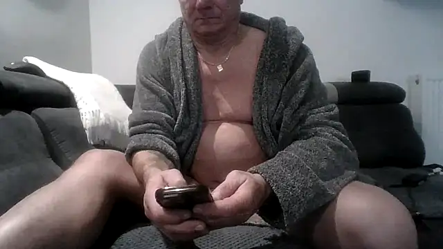 Snapshot of jaaako970 chatting on 11/16/25, 11:21 jaaako970 online show from 11/16/25, 11:21