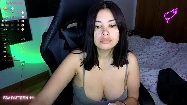 AnnaQueen online show from 05/05/26, 02:30