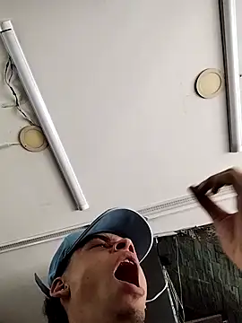 cristopher maclean online show from 04/24/26, 04:09