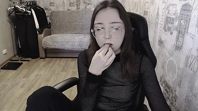 AmeliaKamishiro online show from 01/21/25, 12:07