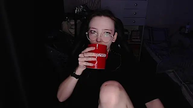 AmeliaKamishiro online show from 11/17/25, 01:33