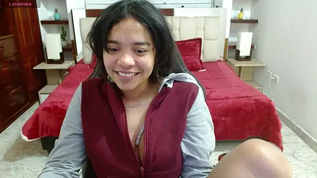 laureentt  online show from 03/21/25, 09:23