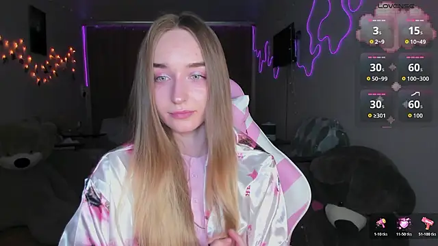 Snapshot of MoonDust chatting on 03/22/26, 03:15 MoonDust online show from 03/22/26, 03:15