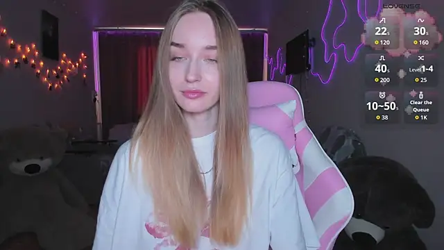 Snapshot of MoonDust chatting on 03/24/26, 01:16 MoonDust online show from 03/24/26, 01:16