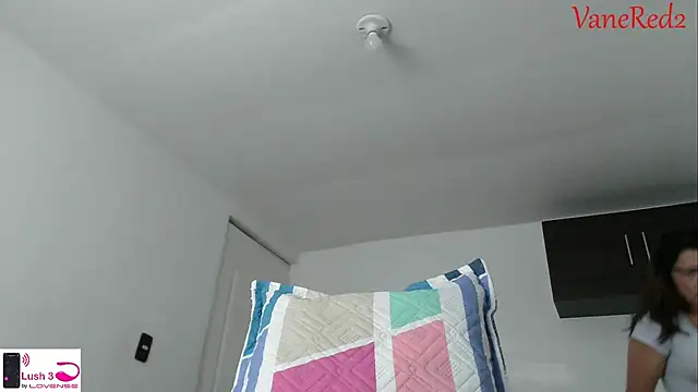 Snapshot of vanered2 chatting on 10/18/25, 12:06 vanered2 online show from 10/18/25, 12:06