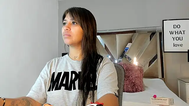 sharlott18 online show from 12/02/24, 11:56