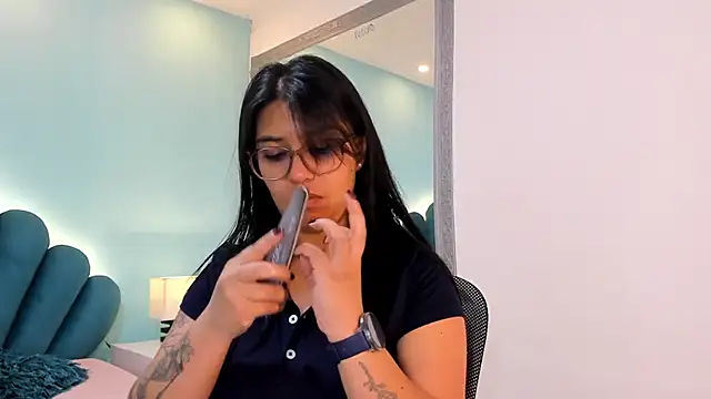 sharlott18 online show from 12/05/25, 10:02