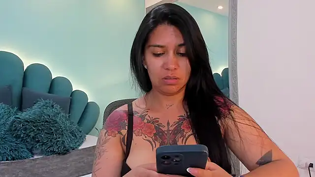 sharlott18 online show from 04/10/26, 06:34