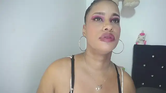 pamela guzmaan online show from 09/20/25, 07:48