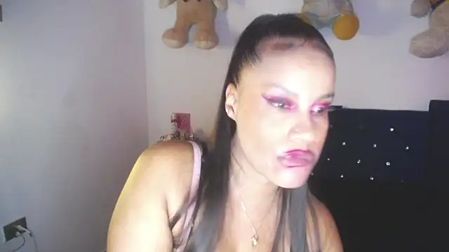 pamela guzmaan online show from 11/20/25, 07:24