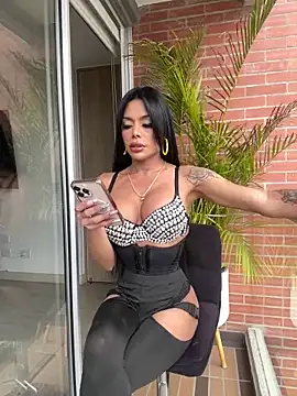 Snapshot of HOT_LADY_777 chatting on 03/20/25, 06:31 HOT LADY 777 online show from 03/20/25, 06:31