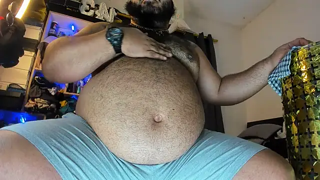 Snapshot of Latino_bigcock chatting on 05/07/26, 08:36 Latino bigcock online show from 05/07/26, 08:36