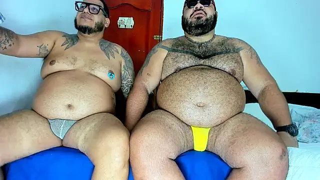 Snapshot of Latino_bigcock chatting on 05/21/26, 12:39 Latino bigcock online show from 05/21/26, 12:39