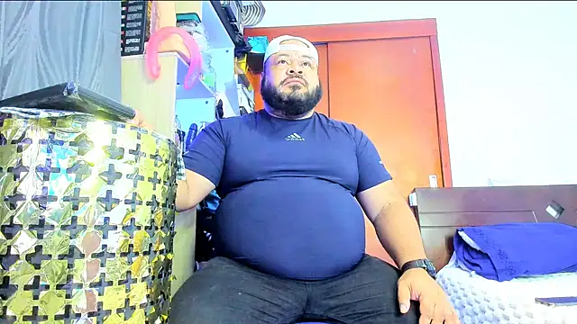 Snapshot of Latino_bigcock chatting on 07/12/26, 07:38 Latino bigcock online show from 07/12/26, 07:38