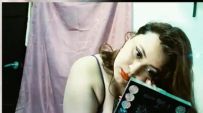 Snapshot of SofiaOlivares chatting on 12/04/24, 11:24 SofiaOlivares online show from 12/04/24, 11:24