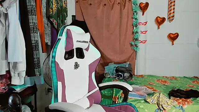 Snapshot of SofiaOlivares chatting on 02/18/25, 03:10 SofiaOlivares online show from 02/18/25, 03:10