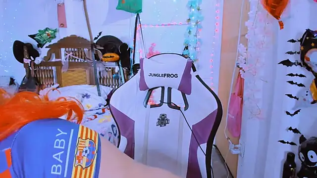 Snapshot of SofiaOlivares chatting on 10/07/25, 10:18 SofiaOlivares online show from 10/07/25, 10:18