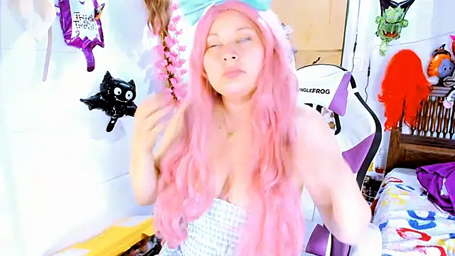 Snapshot of SofiaOlivares chatting on 10/13/25, 12:54 SofiaOlivares online show from 10/13/25, 12:54