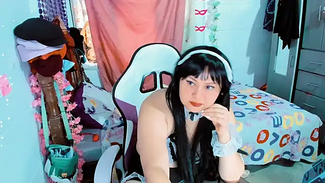 Snapshot of SofiaOlivares chatting on 12/18/25, 01:50 SofiaOlivares online show from 12/18/25, 01:50