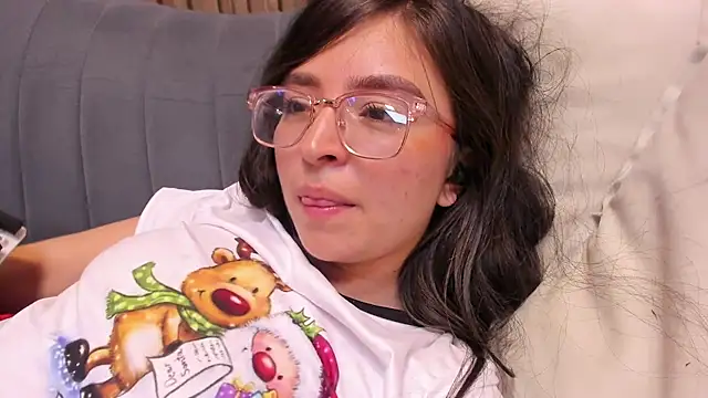 Snapshot of Eva_Macalliter chatting on 12/24/24, 04:19 Eva Macalliter online show from 12/24/24, 04:19