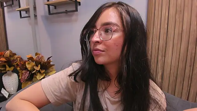 Snapshot of Eva_Macalliter chatting on 12/28/24, 02:21 Eva Macalliter online show from 12/28/24, 02:21