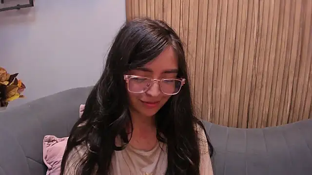 Snapshot of Eva_Macalliter chatting on 01/04/25, 09:21 Eva Macalliter online show from 01/04/25, 09:21