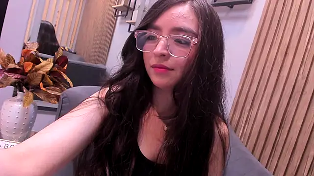 Snapshot of Eva_Macalliter chatting on 10/10/25, 02:54 Eva Macalliter online show from 10/10/25, 02:54