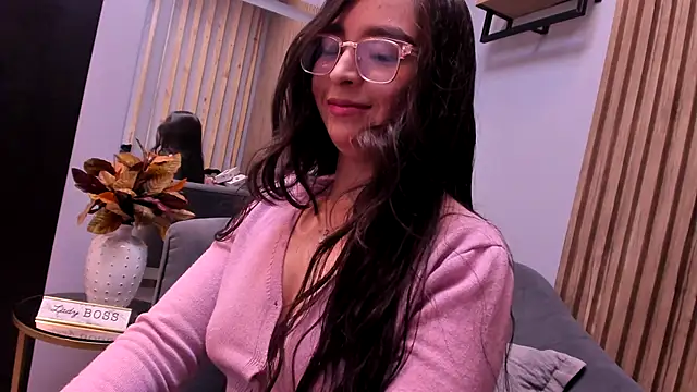 Snapshot of Eva_Macalliter chatting on 11/05/25, 03:39 Eva Macalliter online show from 11/05/25, 03:39